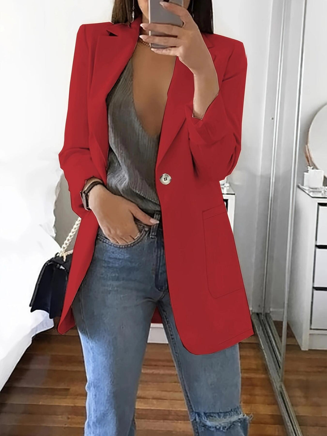 DamenStylische Blazerjacke mit glänzenden Knopfdetails und großzügigen Taschen EB