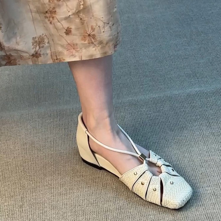 Damen Sandalen mit elegantem Riemchendesign und modischen Akzenten EB