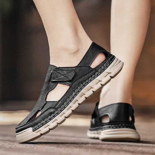 Damen Luftige Ledersandalen mit verstellbarem Klettverschluss EB