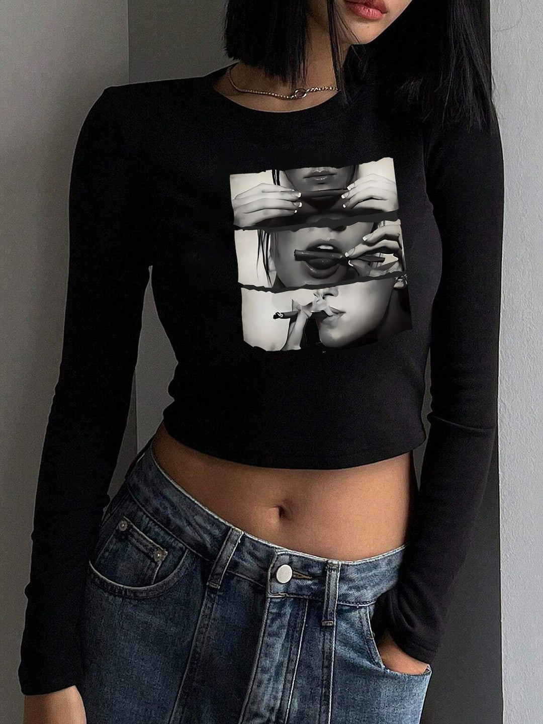 Damen nan figurbetontes langärmeliges Cropped-Shirt mit fotorealistischer Lippen-Collage und schmaler Passform EB