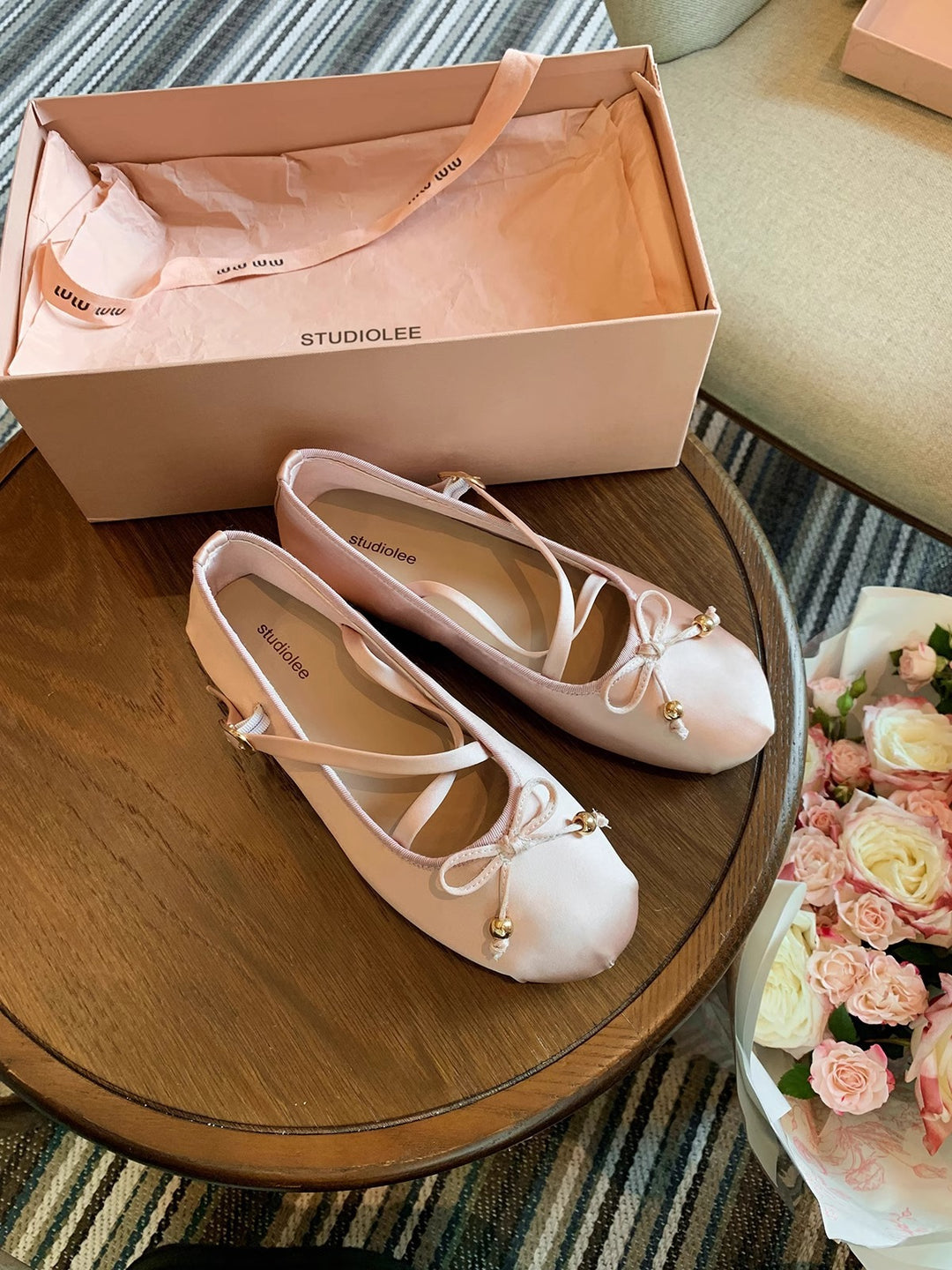 Damen Ballerinas mit feinen Riemen und charmantem Schleifendetail EB