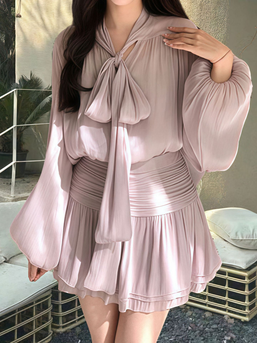 Damen Verspieltes Chiffon-Kleid mit schleifenverziertem Ausschnitt und weit geschnittenen Ärmeln EB