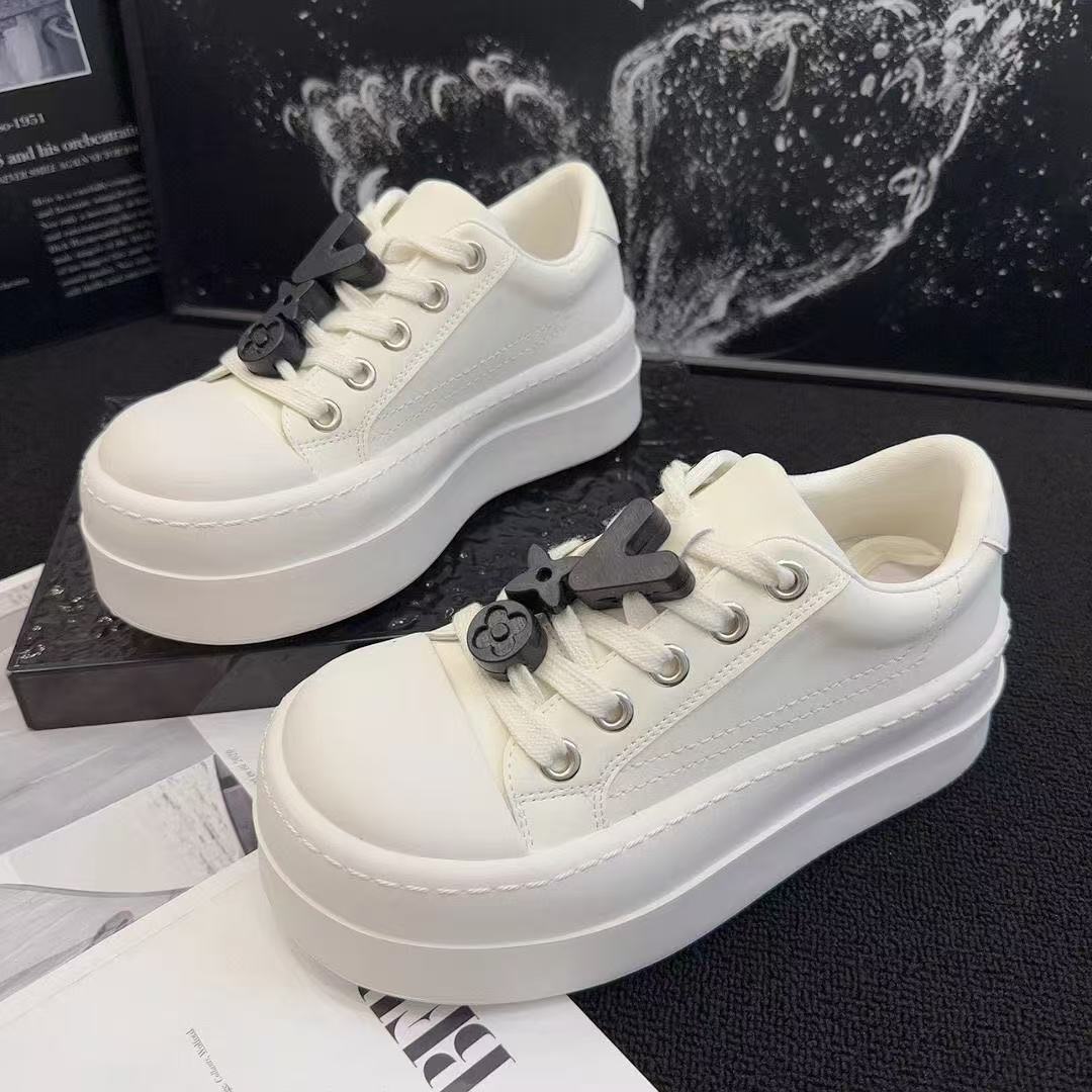 Damen Plateau Sneaker mit trendigem Design und elastischen Schnürsenkeln EB