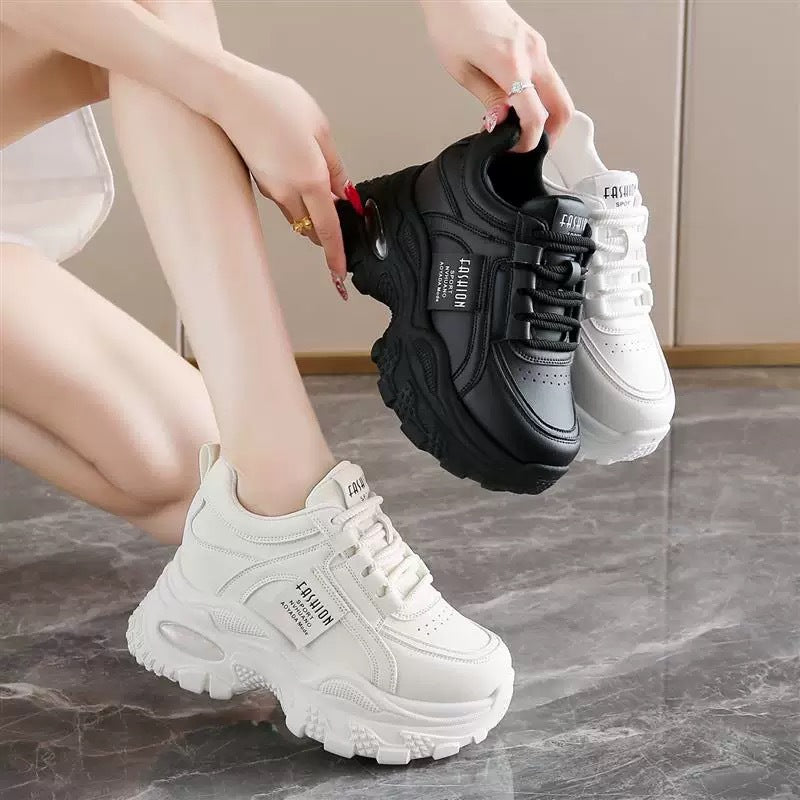 Damen Sportliche Chunky Sneakers mit gehobenem Komfort und trendiger Profilsohle EB