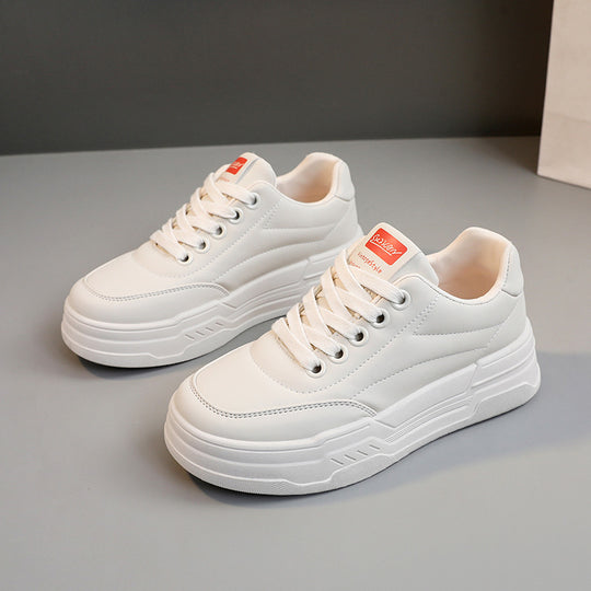 Damen Plattform Sneakers mit robustem Sohlenprofil und sportlichem Design EB