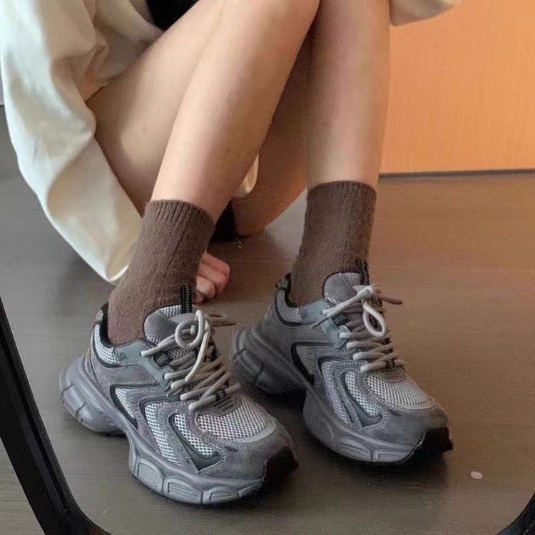 Damen Sportliche Mesh-Sneaker mit dämpfender Sohle und modernem Design EB