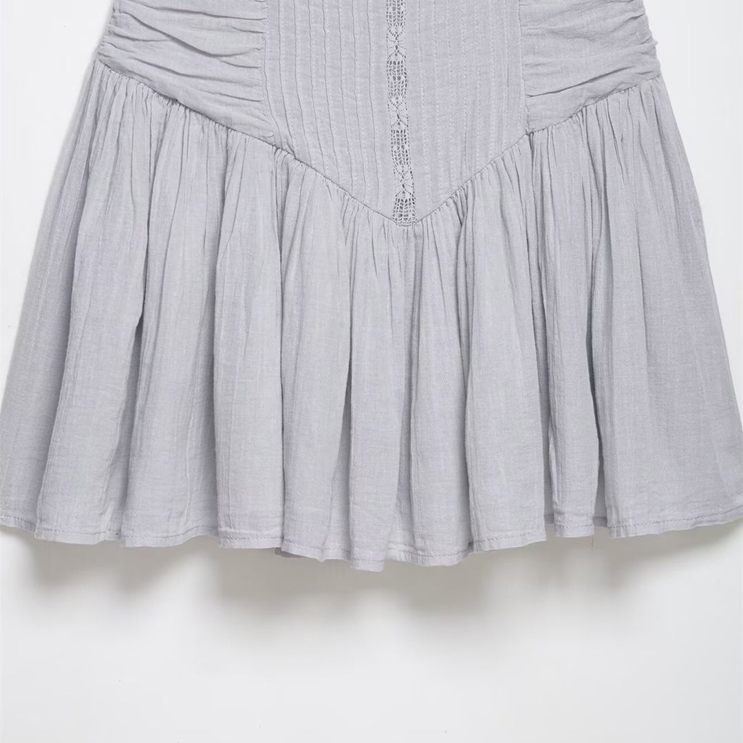 Damen sommerliches Minikleid mit feinen Rüschendetails und strukturierter Passform EB