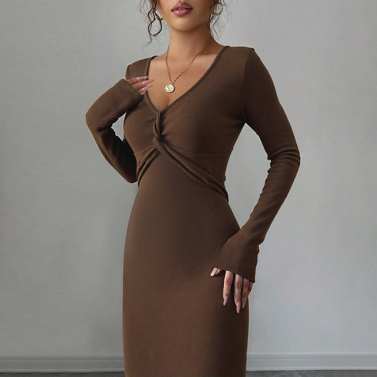 Damen geripptes Midikleid mit Twist-Detail, V-Ausschnitt und taillierter Stretch-Silhouette Eichborn Berlin