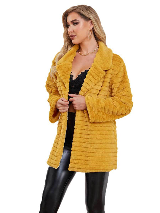 Damen Flauschiger Kurzblazer mit Struktur und modernem Schnitt EB
