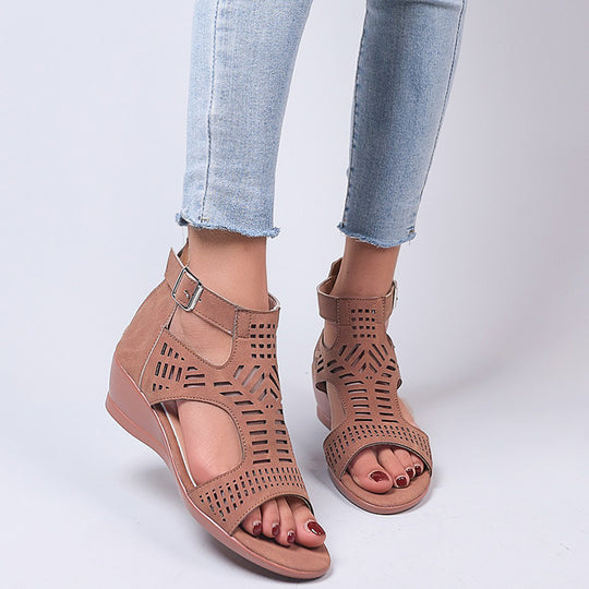 Damen Wedge-Sandalen mit innovativem Cut-Out Design EB