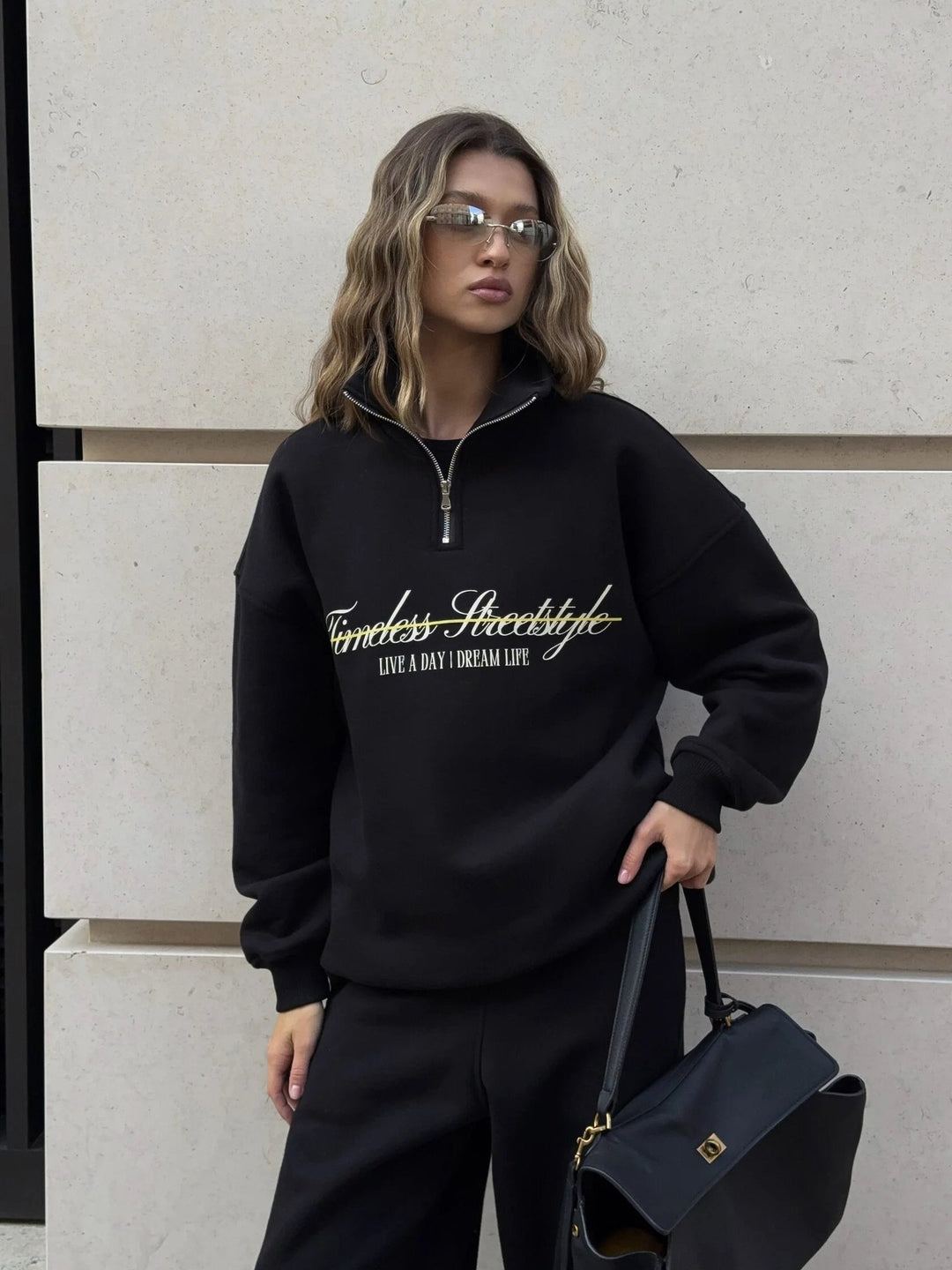 Damen nan oversized Halbzip-Sweatshirt mit hohem Stehkragen und Statement-Print EB