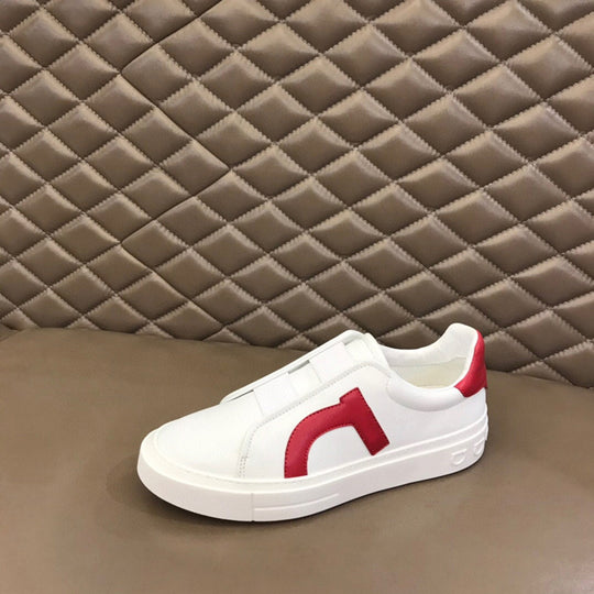 Damen Athletische Slip-On Sneakers mit modischem Akzent von EB