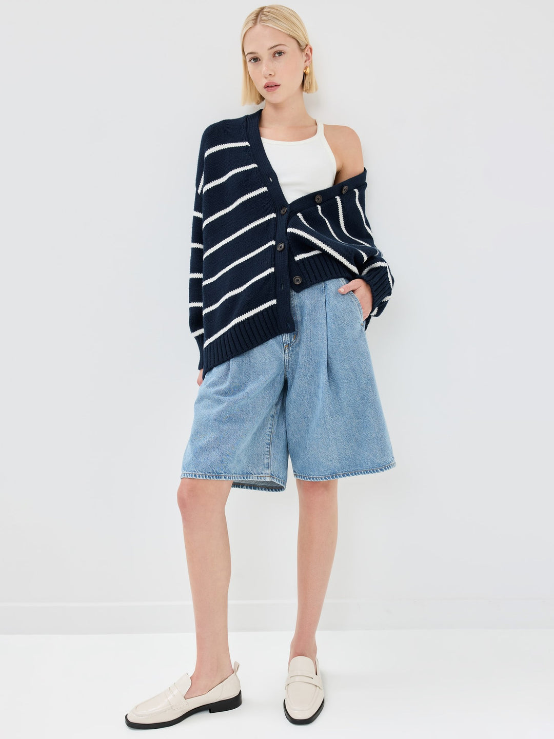 Damen Modischer Streifen-Cardigan mit Knopfleiste und lässigem Schnitt EB