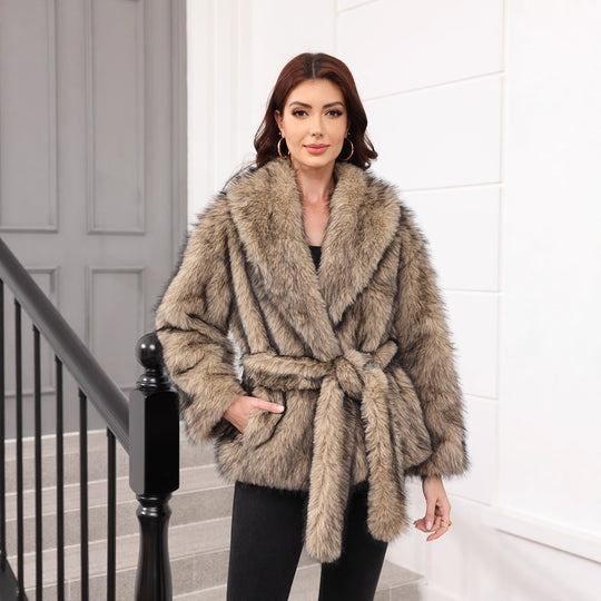 Damen Kuschelige und elegante Kunstfelljacke EB