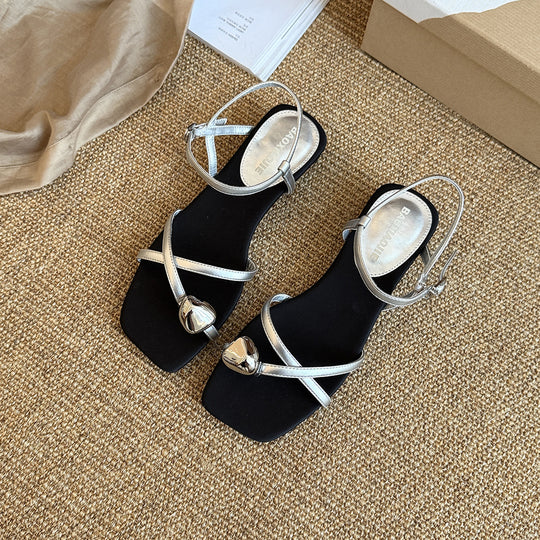 Damen Elegante Sandalen mit verstellbaren Riemen und glänzenden Akzenten EB