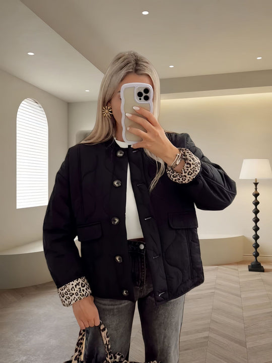 Damen gesteppte Leichtjacke mit trendigen Animal-Print-Ärmeln EB