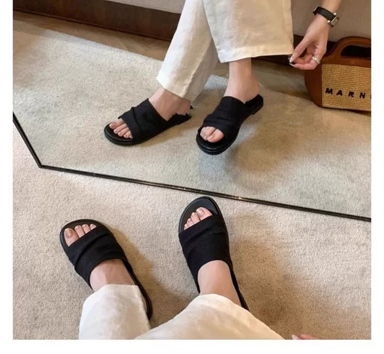 Damen Komfortable Zehentrenner-Sandalen mit breitem Riemendesign und ergonomischem Fußbett EB