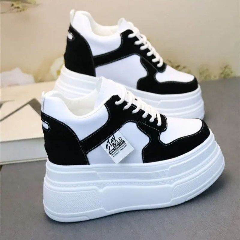 Damen Plattform Sneakers mit modischer Silhouette und stabiler Sohle EB