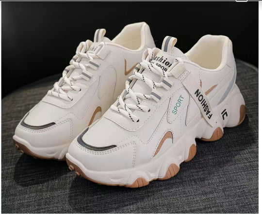 Damen Sportliche Sneaker mit atmungsaktiver Mesh-Oberfläche und dämpfender Laufsohle EB