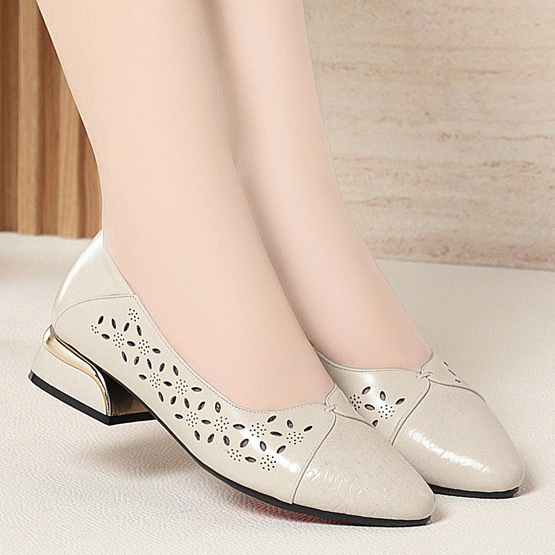 Damen Ballerinas mit dekorativem Lochdesign und elegantem Blockabsatz EB