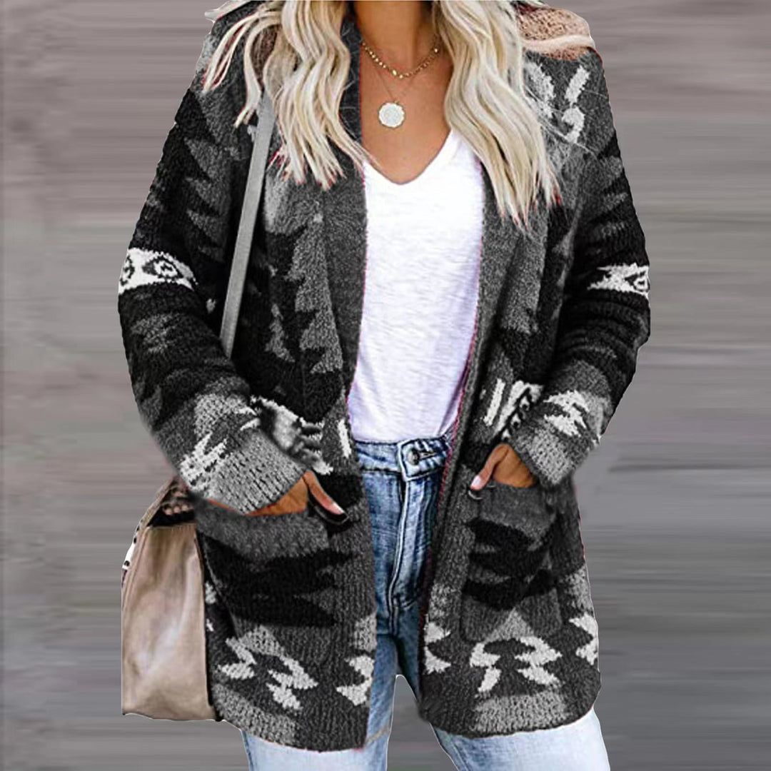 Damen Strickjacke im modernen Ethno-Design mit aufgesetzten Taschen und lässigem Schnitt EB