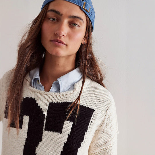 Damen Oversize Grobstrick-Pullover mit sportivem Zahlendekor & Zopfstrickdetail EB