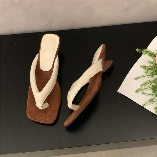 Damen trendige Zehentrenner-Sandalen mit verspieltem Riemendesign EB