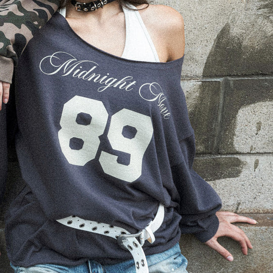 Damen nan Oversized-Sweatshirt im Off-Shoulder‑Stil mit Vintage‑Frontprint und ausgestelltem Saum EB