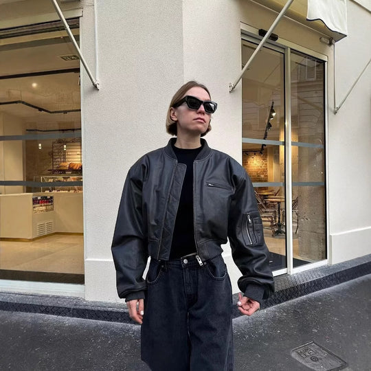Damen Bikerjacke aus hochwertigem Kunstleder mit praktischen Taschen und elastischem Bündchen EB