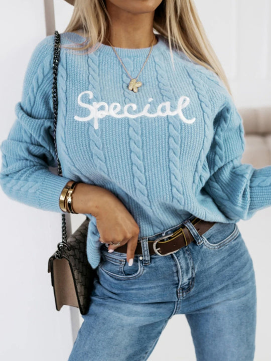 Damen Strickpullover mit Zopfmuster und eingesticktem Schriftzug EB