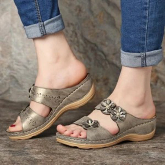 Damen Wedge-Sandalen mit floralen Applikationen und anatomischem Fußbett EB