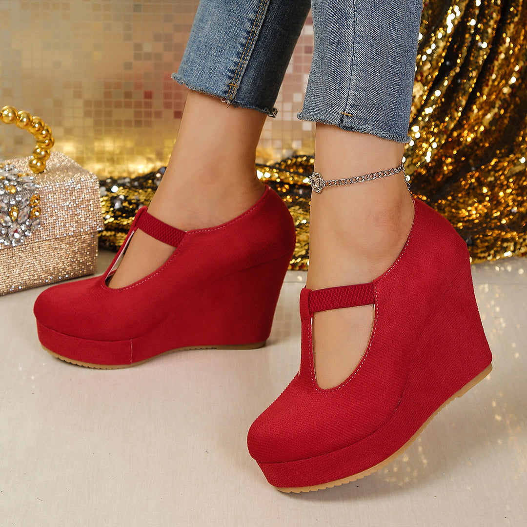 Damen Wedge-Pumps mit schickem T-Strap-Design EB
