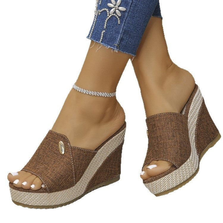 Damen Wedge-Pantoletten mit stylischem Textil-Obermaterial und dekorativem Schmuckdetail EB