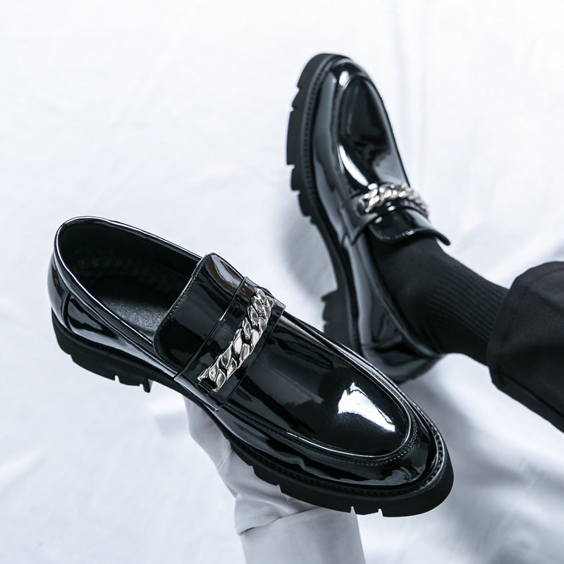 Damen Elegante und stilvolle Mokassins mit Ketten-Detail EB