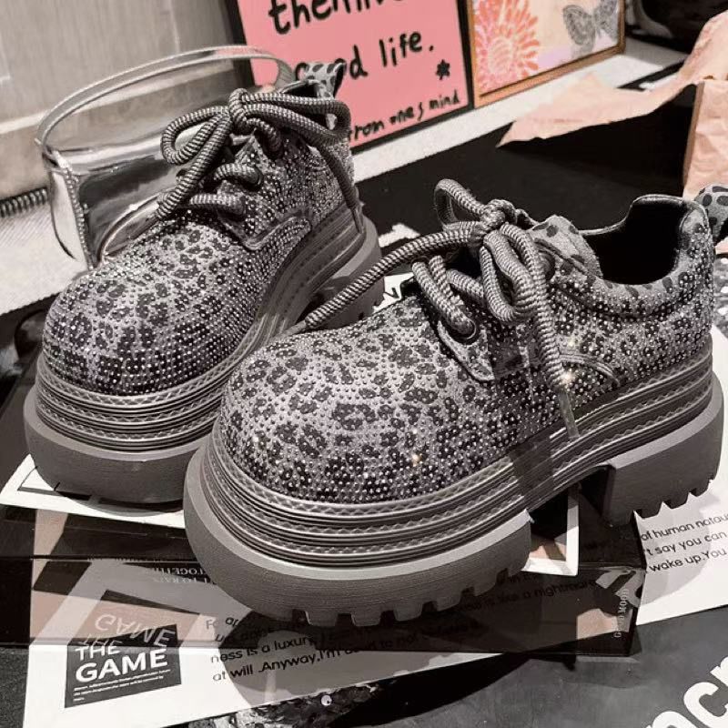 Damen Sneaker mit glitzerndem Leoparden-Design und robuster Sohle EB
