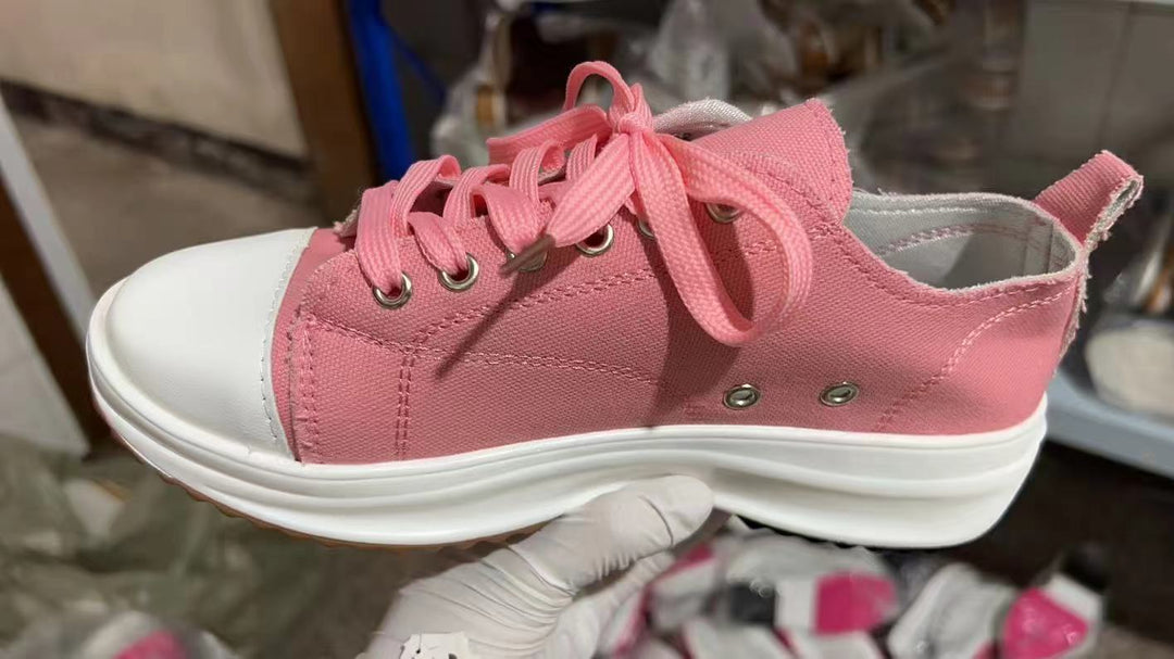 Damen Bequeme und stilvolle Sneakers mit nachhaltigen Materialien EB