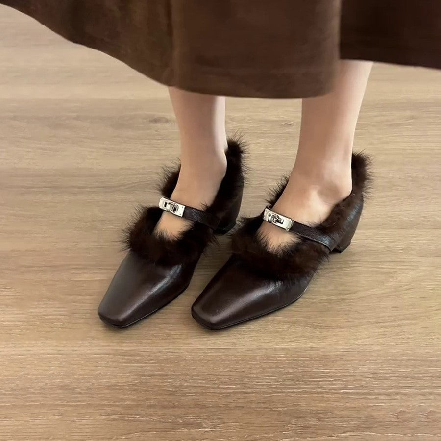 Damen elegante Stiefeletten mit luxuriösem Fellbesatz und modischem Riemen EB