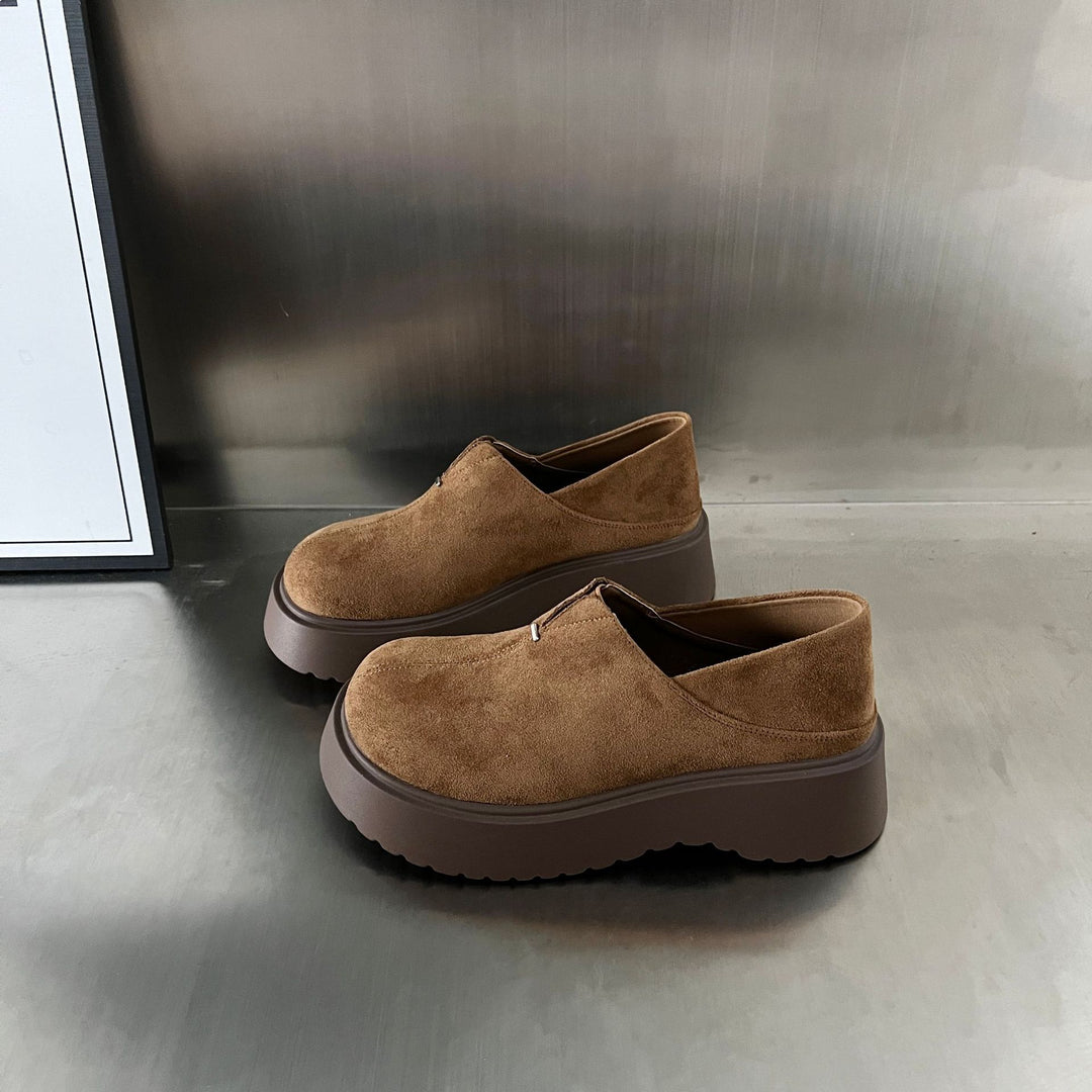 Damen elegante Slip-On Sneaker mit einem bequemen Plateau und hochwertiger Wildleder-Oberfläche EB