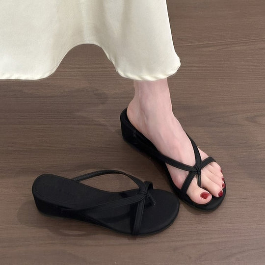 Damen Wedge-Sandalen mit elegantem Riemendesign und komfortablem Fußbett EB