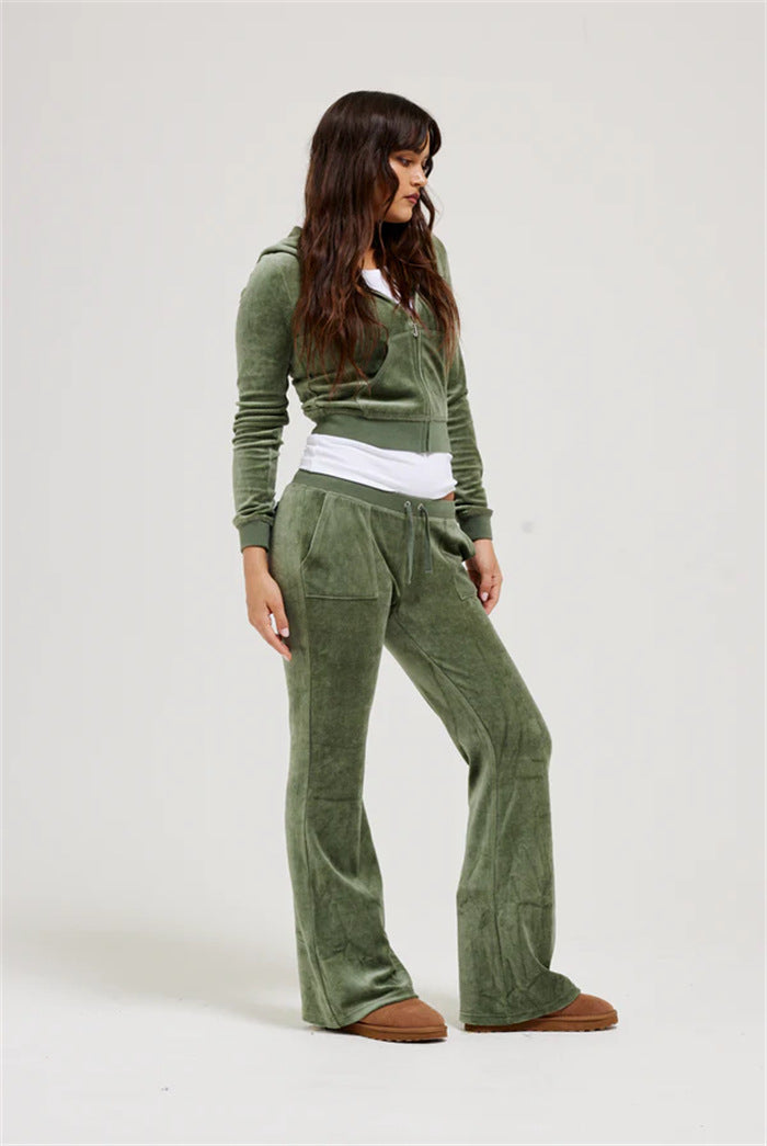 Damen Samtvelours Cropped-Zipjacke mit Kängurutasche und hochgeschnittener Bündchenhose Eichborn Berlin