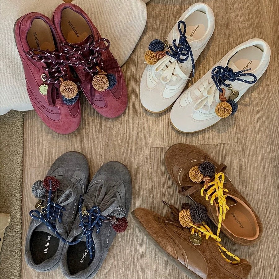 Damen Sneaker mit dekorativen Quasten und weichem Obermaterial EB