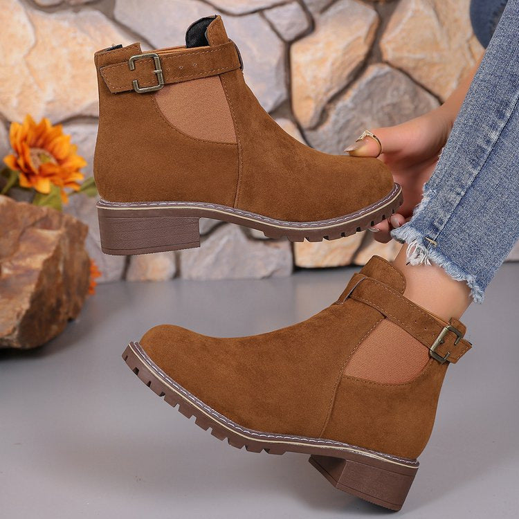 Damen Wildleder-Optik Chelsea-Stiefelette mit dekorativem Schnallenriemen, elastischem Einsatz und grober Profilsohle EB