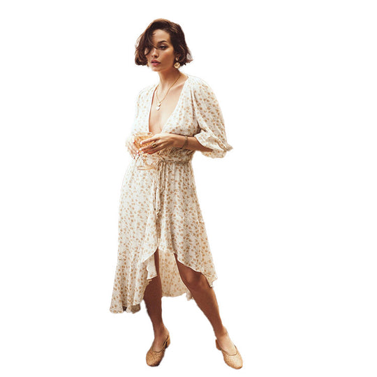 Damen Maxikleid mit tiefem V-Ausschnitt und verspieltem Blumendruck EB