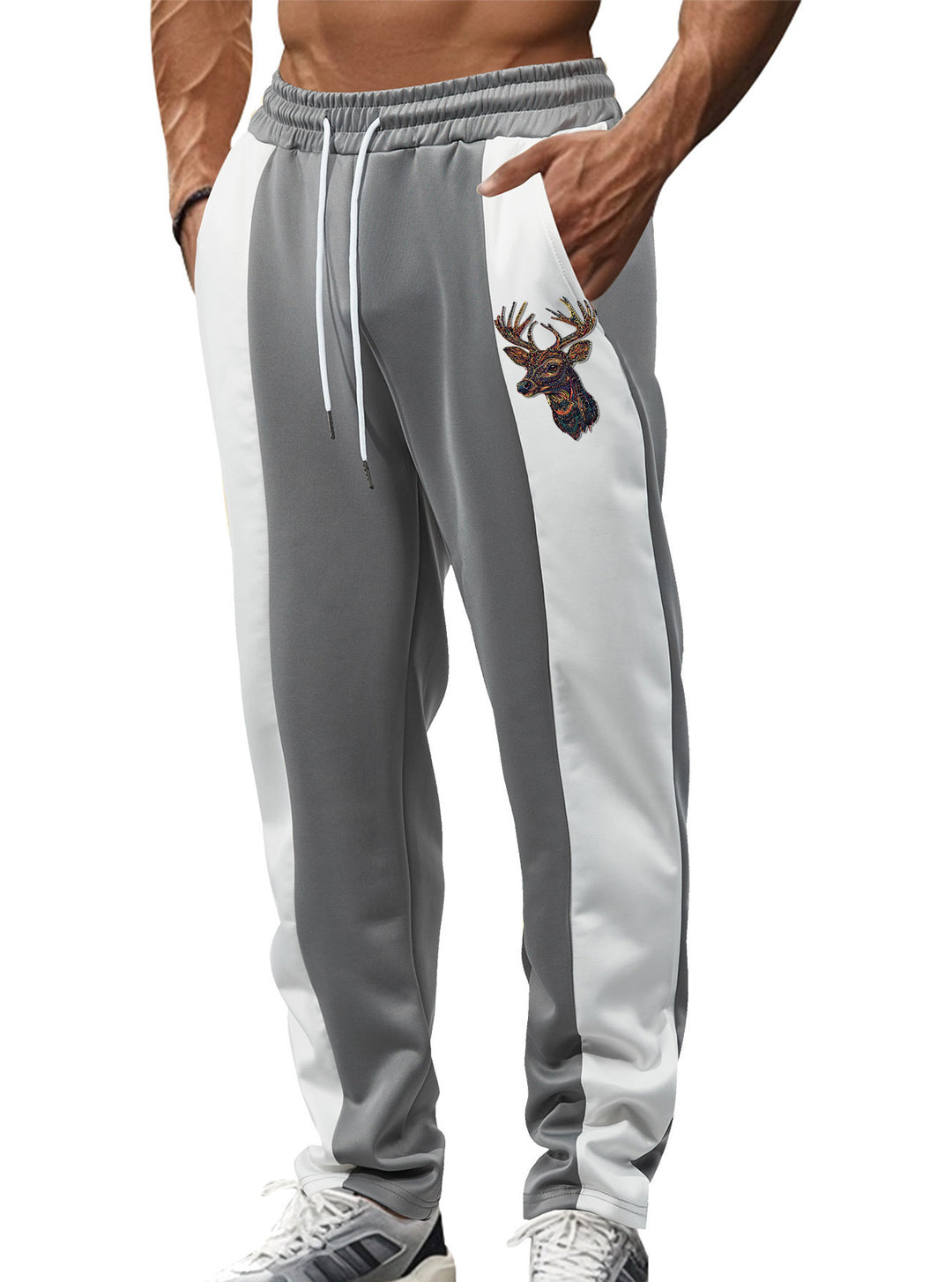 Herren nan sportive Trackpants mit seitlichen Kontrastbahnen elastischem Bund Kordelzug und Hirschstickerei EB