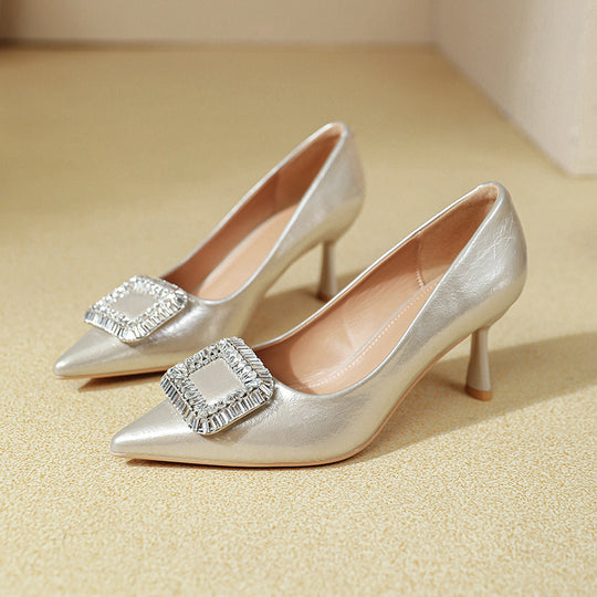 Damen elegante spitze Absatzpumps mit glamourösem Schmuckdetail EB