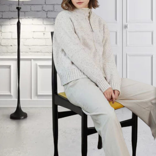 Damen lässiger Strickjacke mit hochgeschlossenem Reißverschluss und voluminösen Ärmeln EB