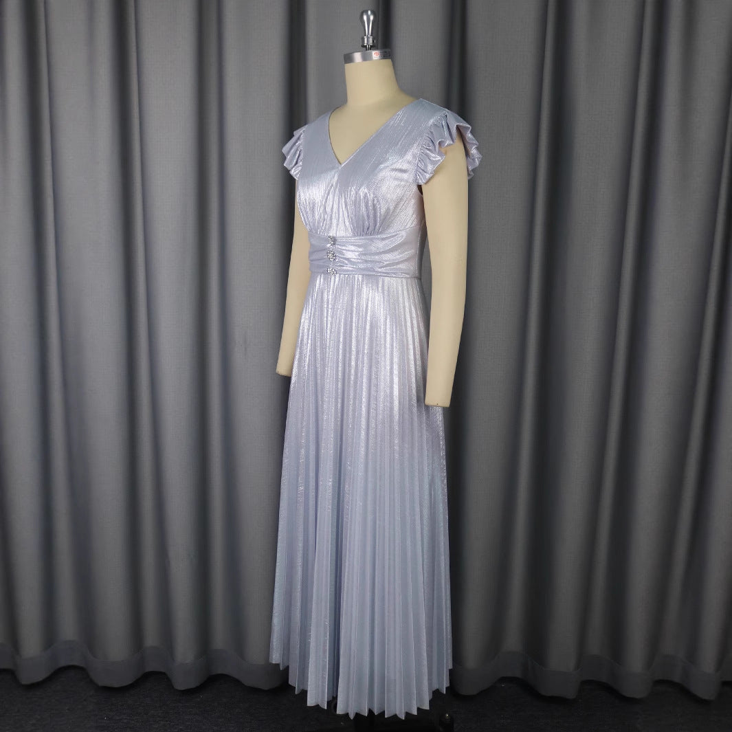 Damen Elegantes Plisseekleid mit funkelnden Details EB