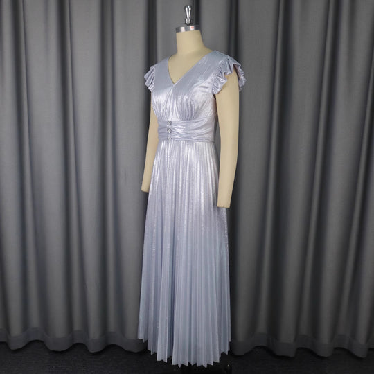 Damen Elegantes Plisseekleid mit funkelnden Details EB