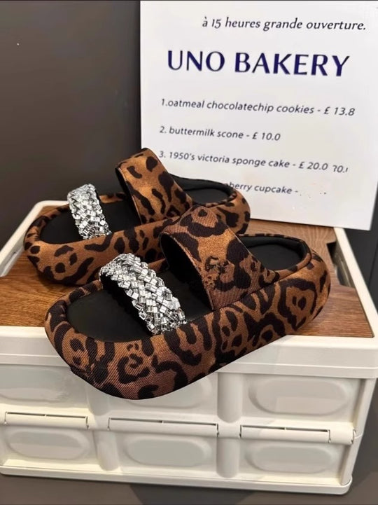 Damen modische Clogs mit eleganter Glitzerapplikation und bequemer Sohle EB