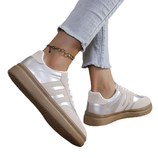 Damen Sportliche Sneakers mit satiniertem Obermaterial und Retro-Design EB